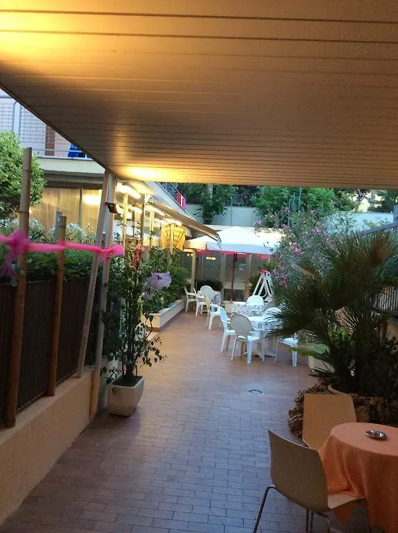 Hotel Pupa リッチョーネ 2*,  イタリア